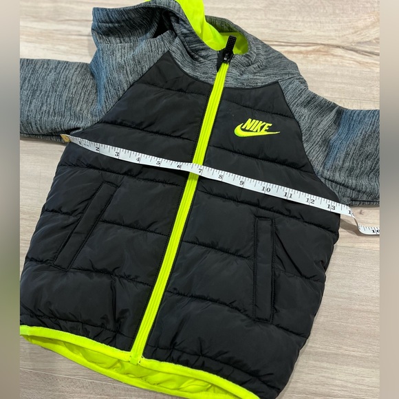 Nike Toddler Puffer Coat Size 2T Black and Grey - Picture 9 of 10